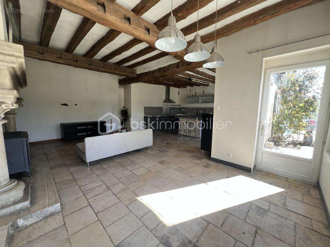 Maison à BAZAINVILLE