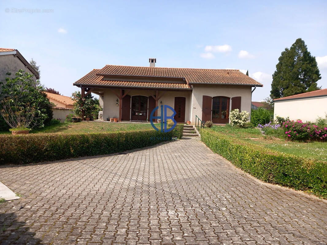 Maison à BEAUREPAIRE