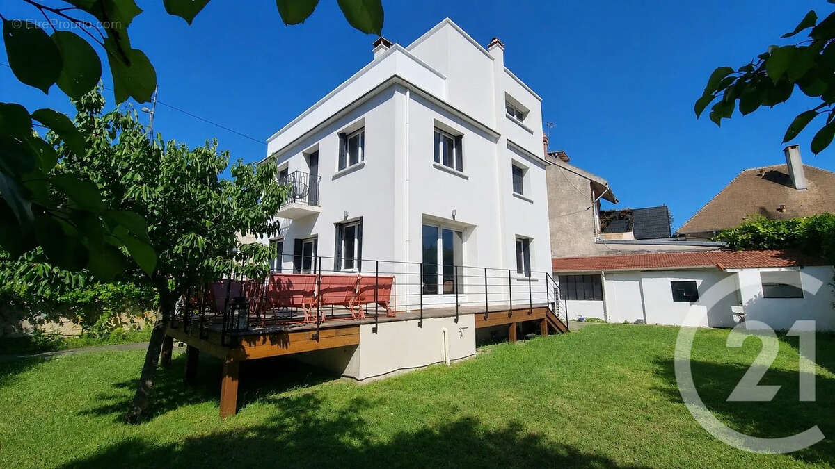 Maison à SAINT-MAUR-DES-FOSSES
