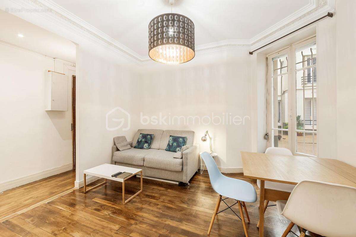 Appartement à PARIS-14E