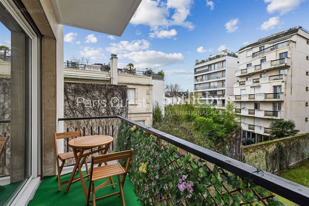Appartement à NEUILLY-SUR-SEINE