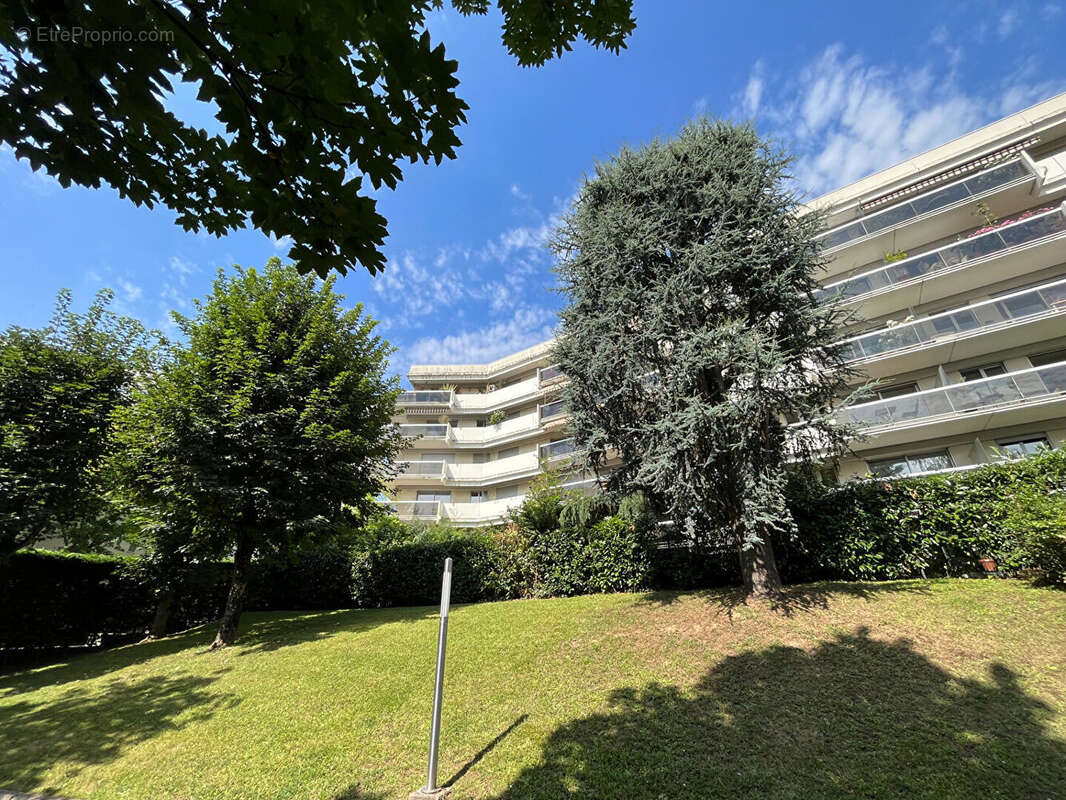 Appartement à SURESNES