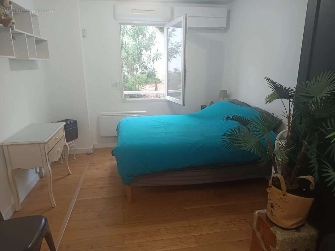 Appartement à SAINT-LAURENT-DU-VAR