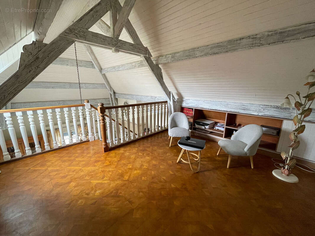 Maison Montfermeil 8 pièce(s) 300 m2 - photo 8