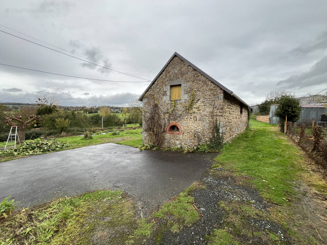 Maison à SAINT-LAURENT-DE-CUVES