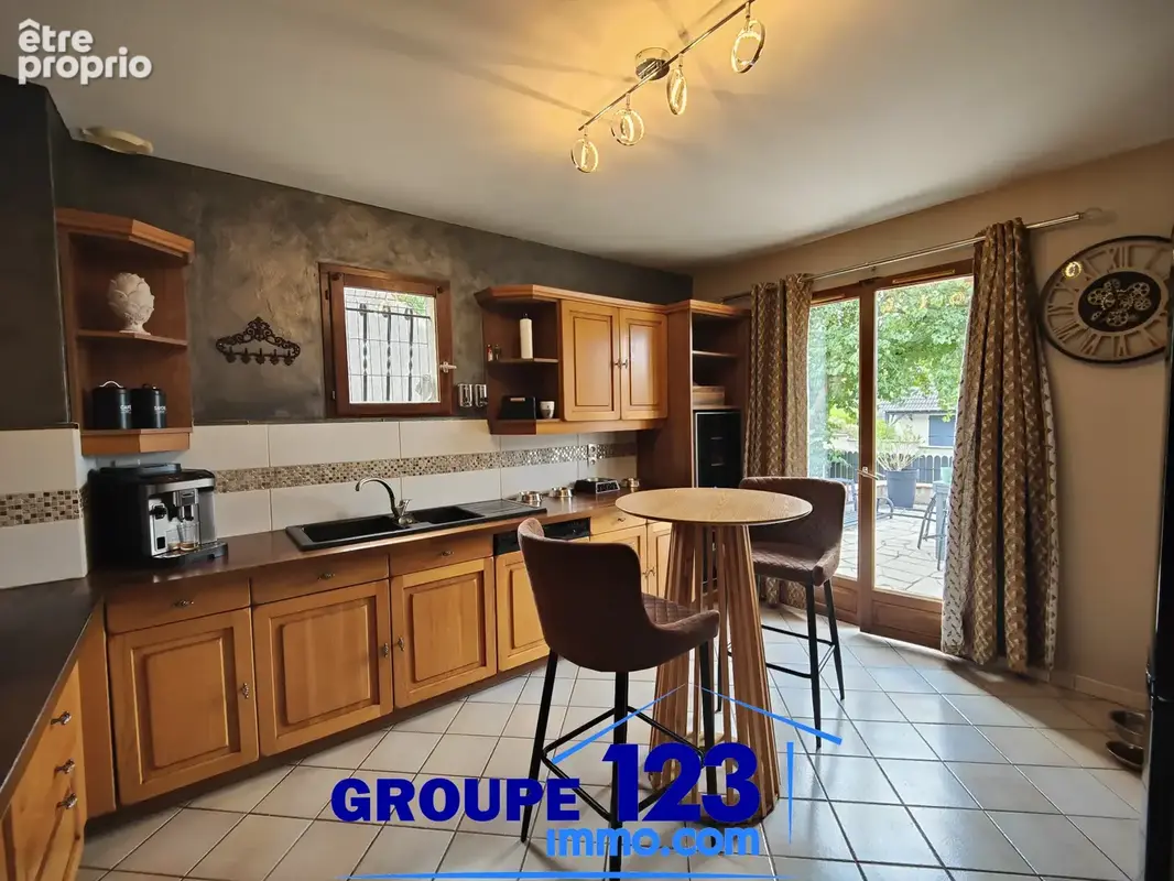 À JOIGNY   Une maison familiale qui a beaucoup à offrir - photo 5