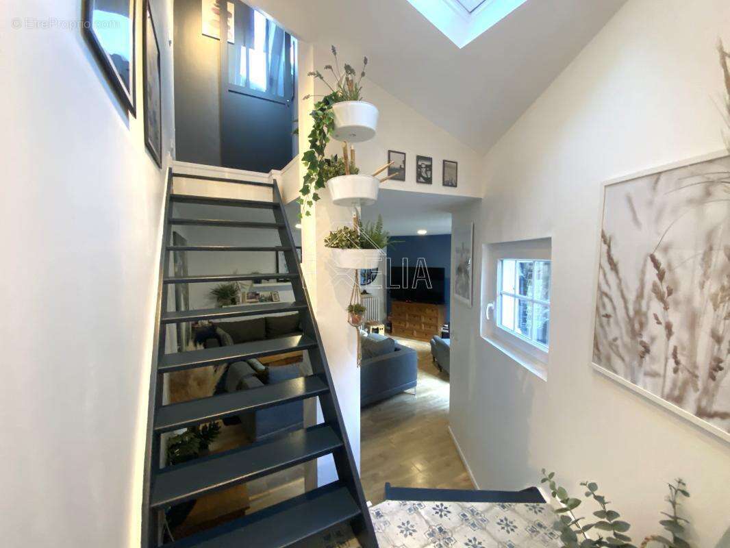 Maison à FRENEUSE