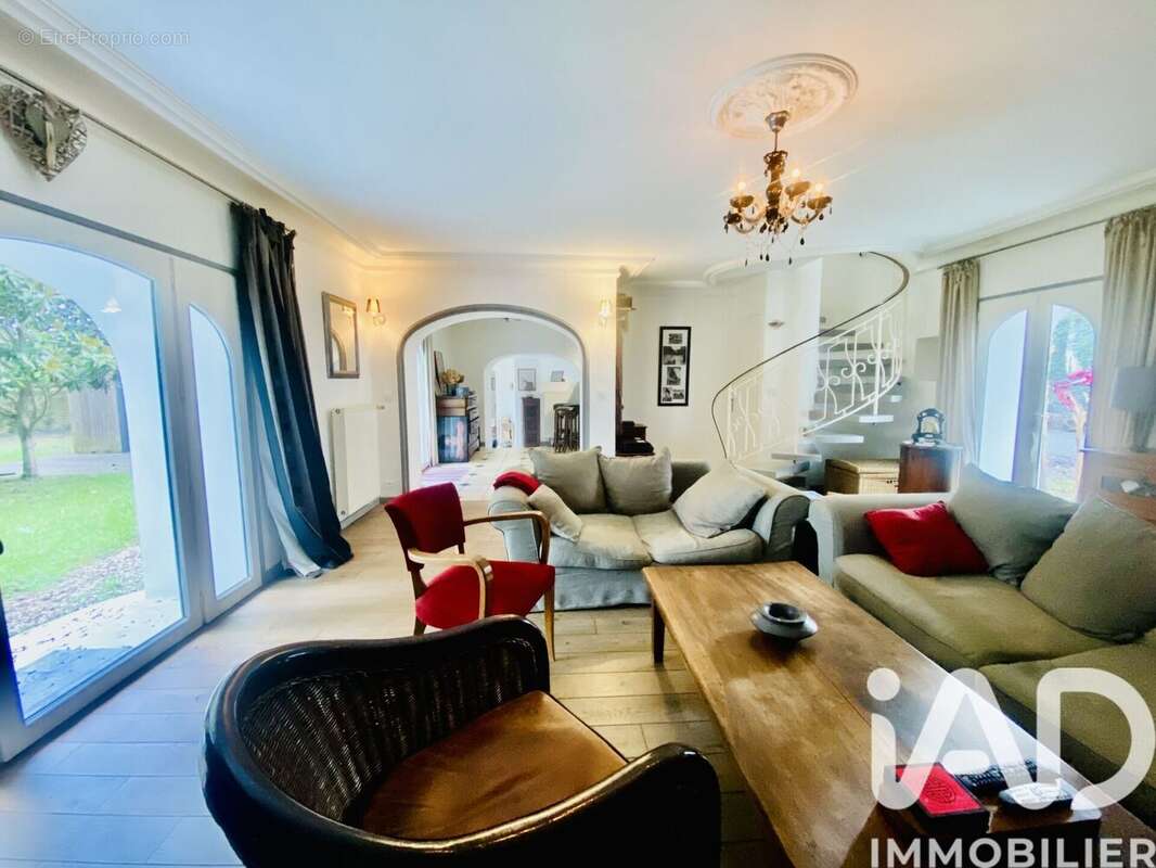 Maison 144 m² à Saint-Andre-Des-Eaux  - photo 5