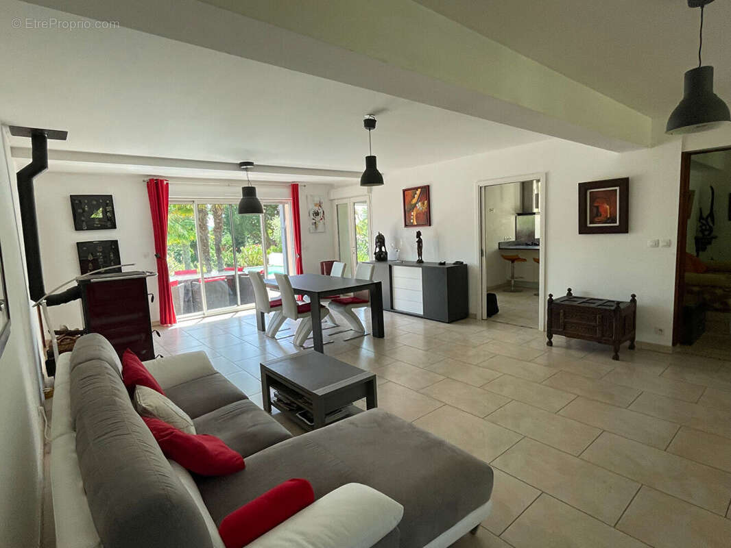 Maison à VOUNEUIL-SUR-VIENNE