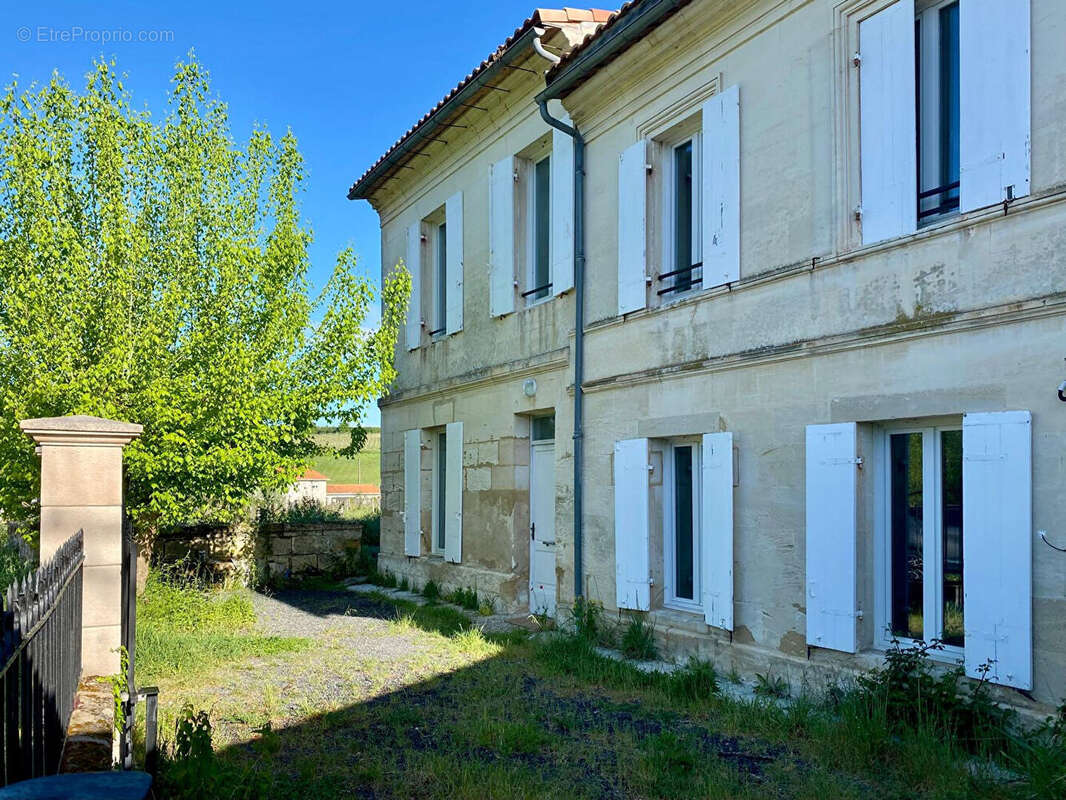 Maison à FRONSAC