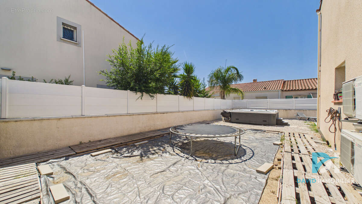 Villa T5 114 m2 habitables sur 329 m2 de terrain - photo 3