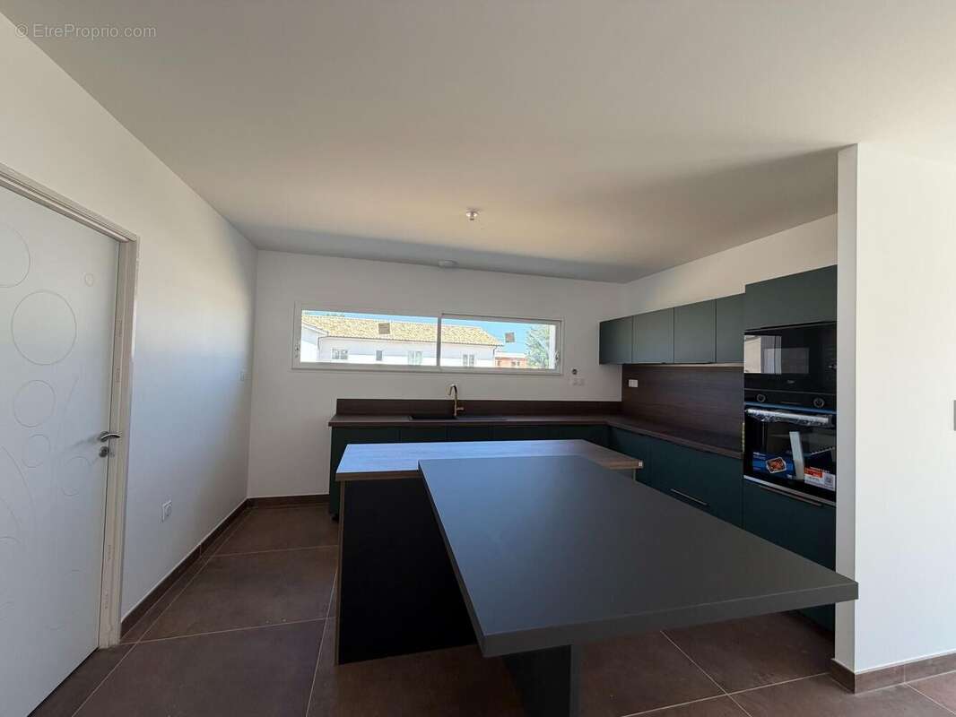 Maison 149 m² à Saint-Martin-Petit  - photo 3