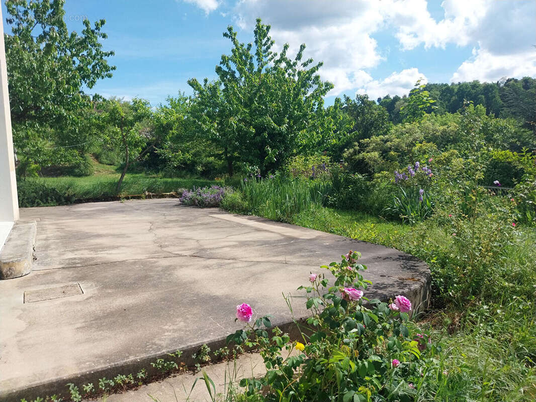 QUARTIER SAINT-BENOÎT / SAINT-MARCEL  :  Maison  de 7 pièces sur deux niveaux -  152 m2 - Jardin de 1800 m² avec Piscine Naturel - photo 3