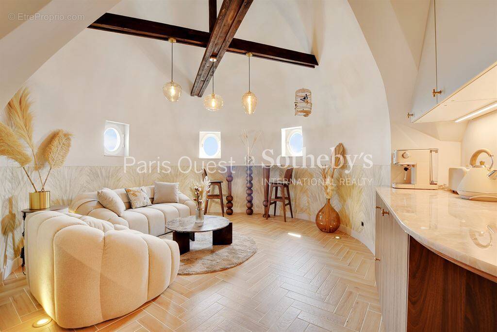 Appartement à PARIS-8E