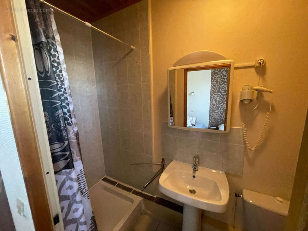 Commerce à MARSEILLETTE