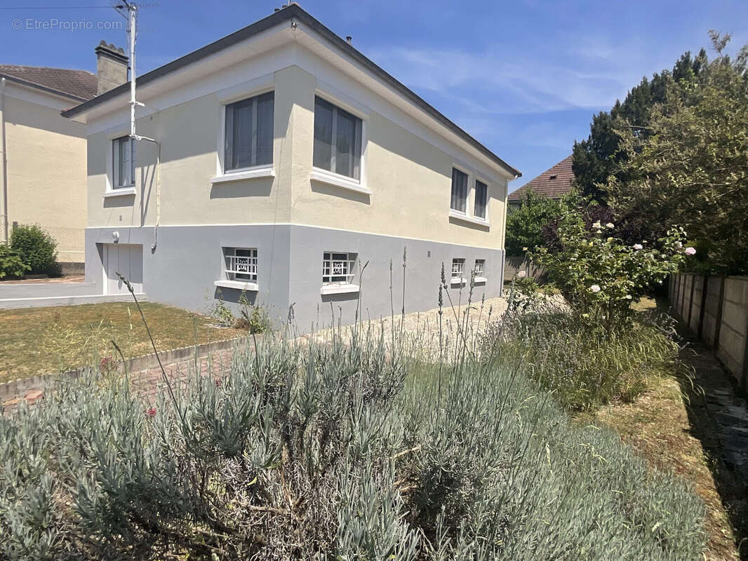 Maison à SAINTE-SAVINE