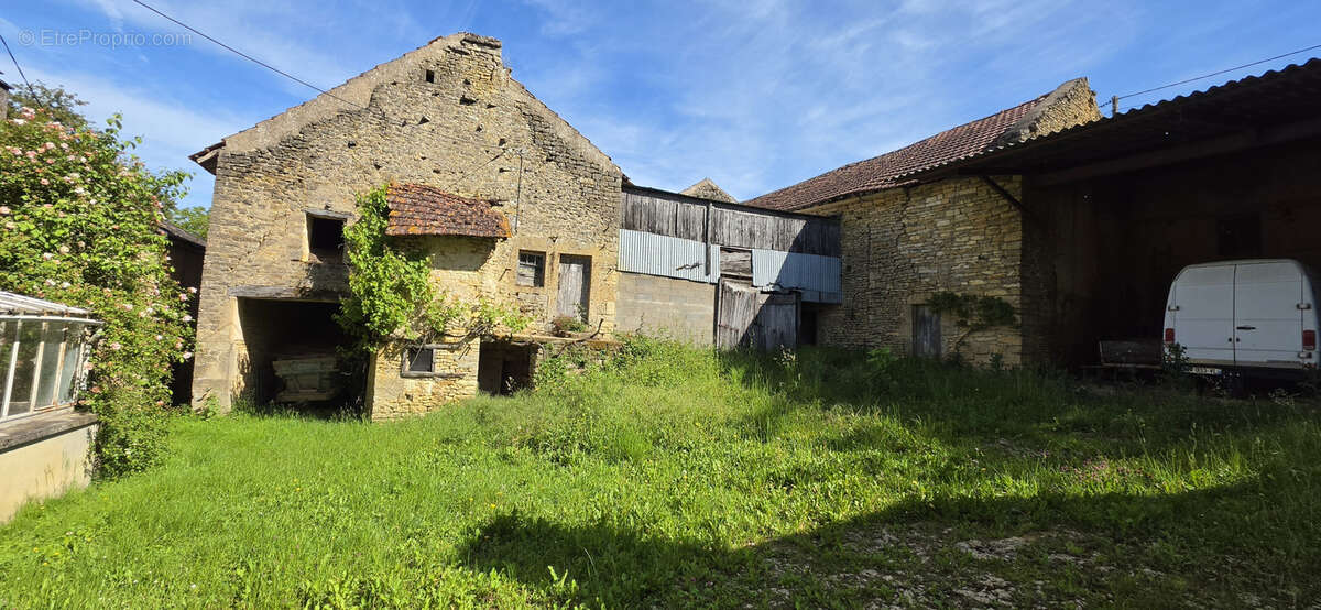 Maison à NUARS