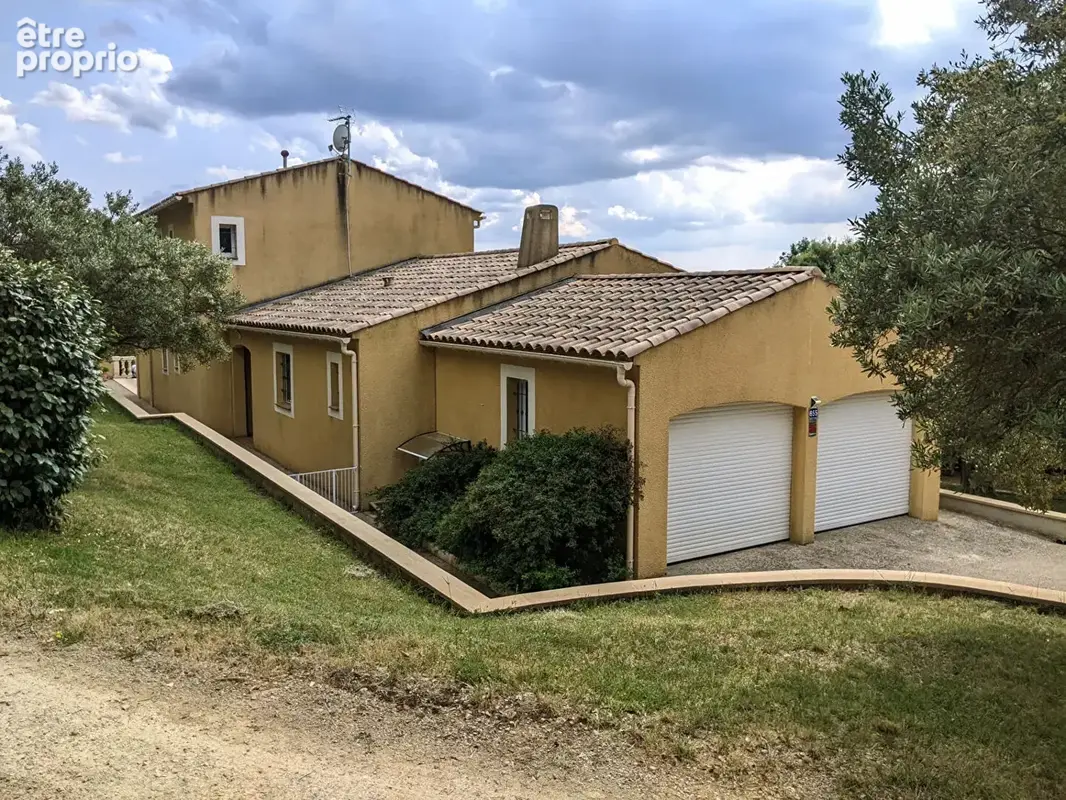 AUPS, superbe villa sur 2510 m 2 de terrain au calme. - photo 8