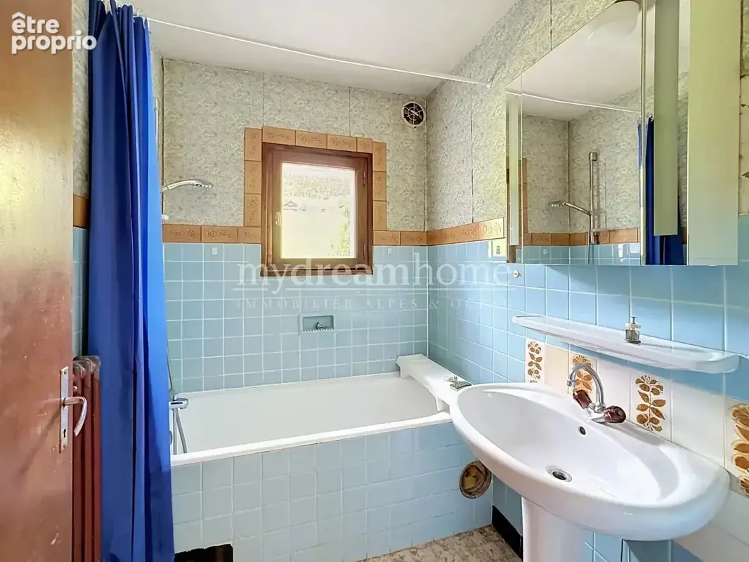 À VENDRE – Ensemble immobilier de 3 chalets à Notre Dame de Bellecombe (73590) - photo 7