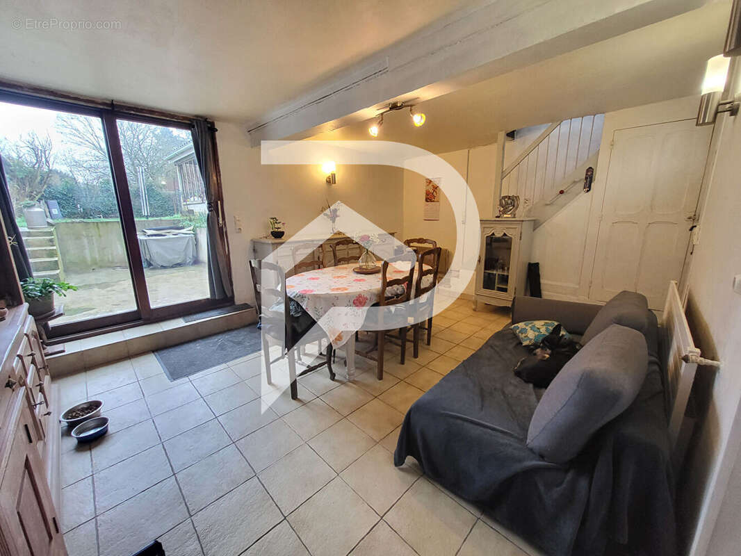 Maison à SAINTE-SAVINE