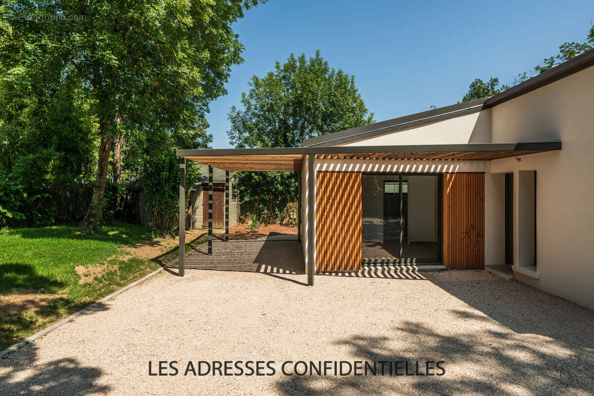 Maison à TASSIN-LA-DEMI-LUNE