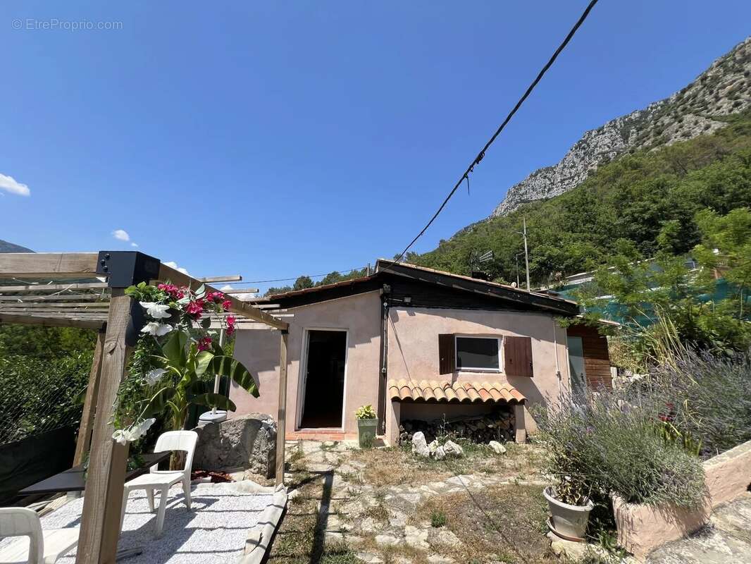 Maison à ROQUESTERON