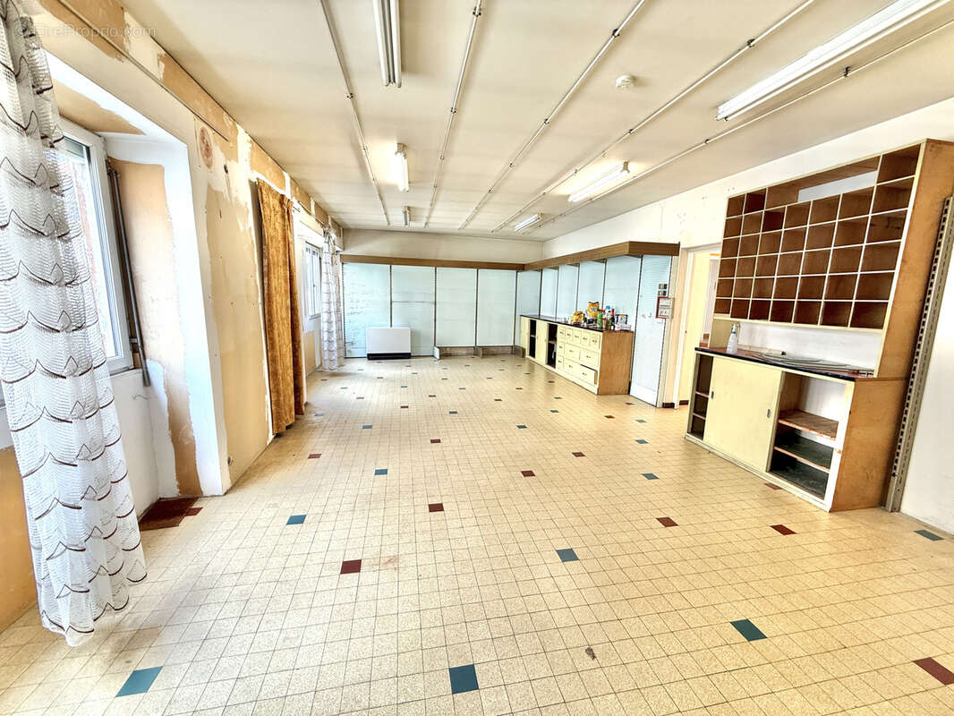 Maison de village familiale 8 chambres  205 m2 avec cour, garage double   Saint Didier en Velay- centre villag - photo 10