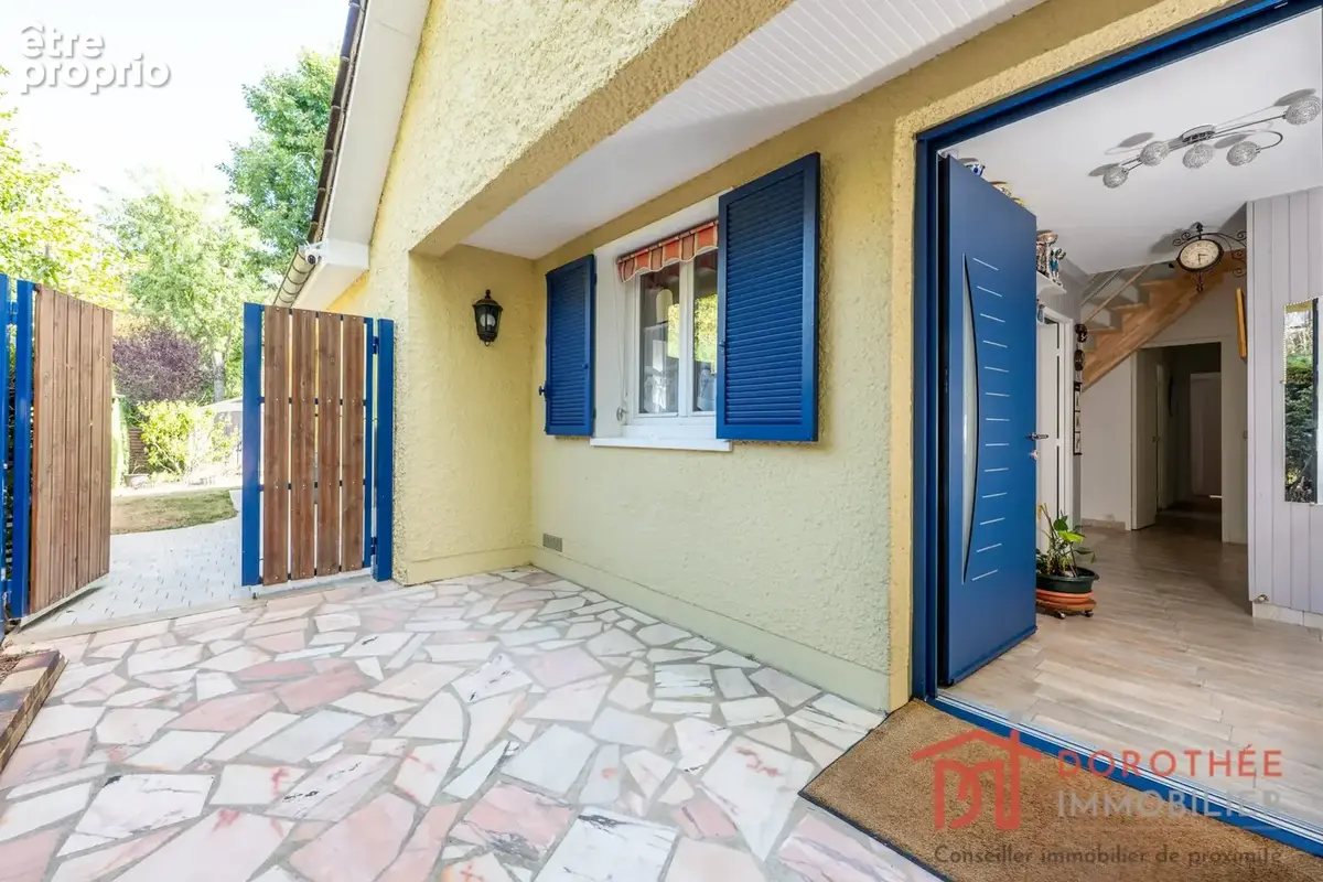 Maison 8 pièces 215 m² à vendre à Villecresnes (94440) - photo 2