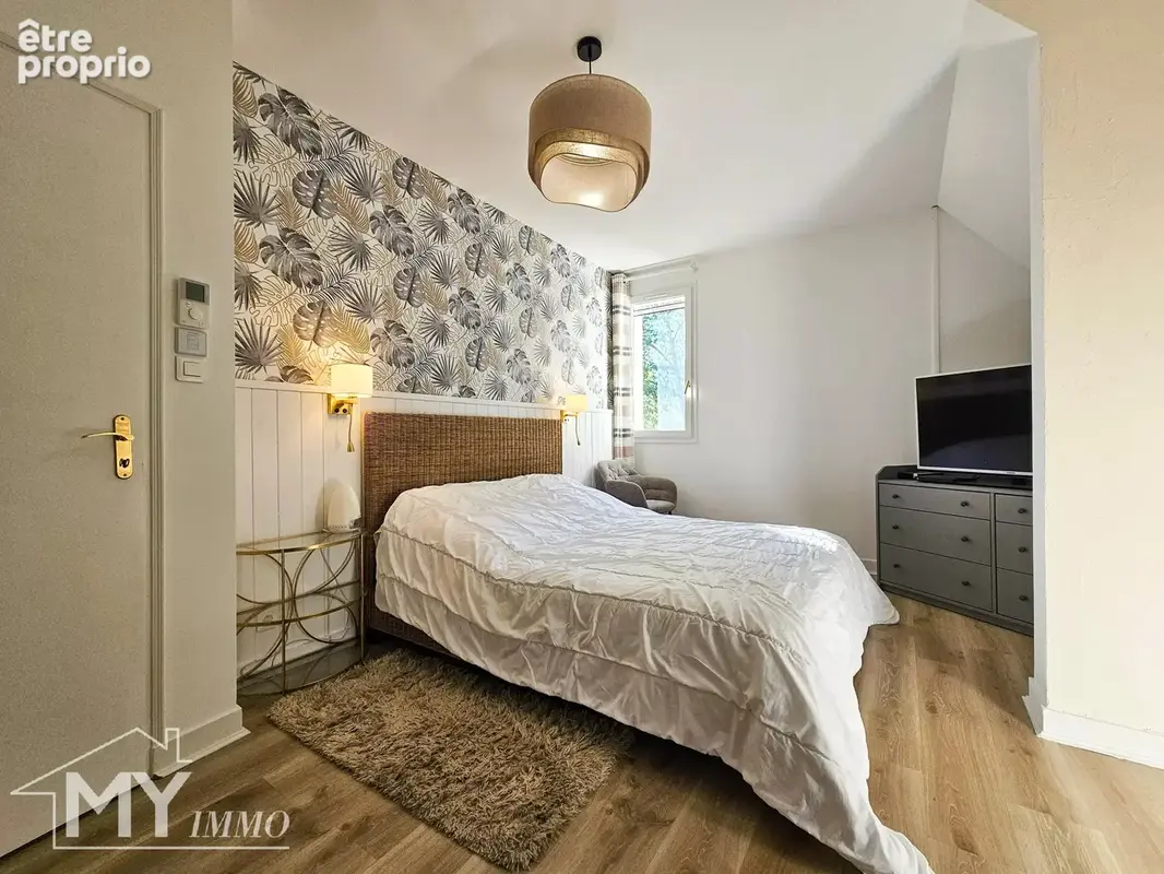 Vélines : Maison d’architecte de 218 m² avec piscine sur près de 2,8 hectares - photo 17