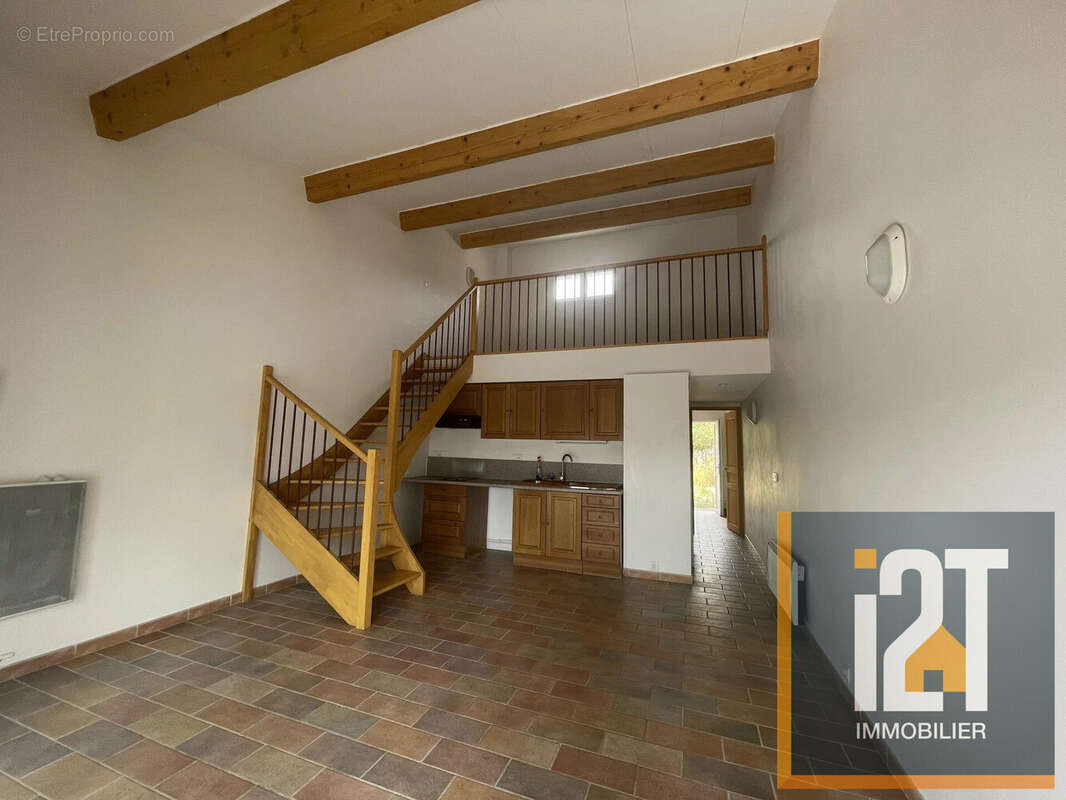 Appartement à CAVEIRAC