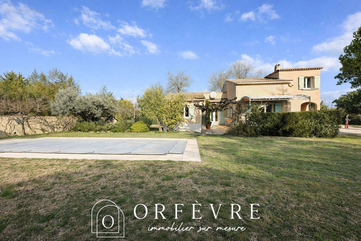 Maison à SAINT-SERIES