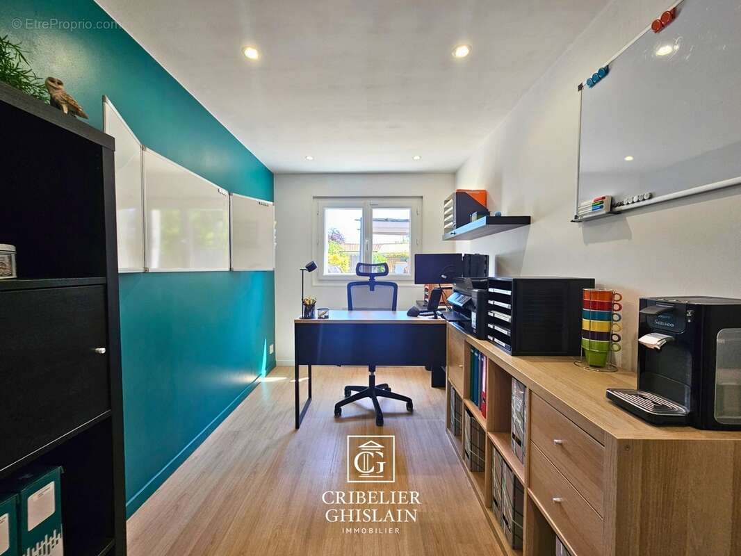 Maison familiale rénovée 240 m² – 10 pièces – 4 chambres – Essarts-en-Bocage (85) - photo 12
