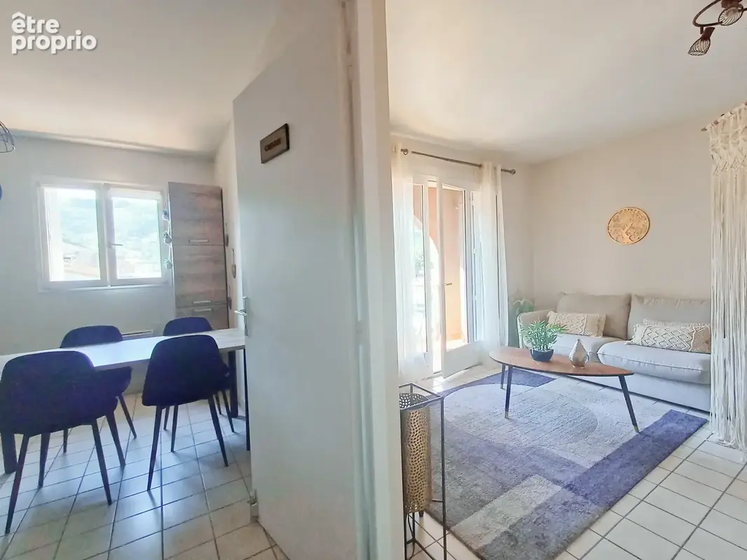 Vals-les-bains - appartement t1 avec balcon - photo 2