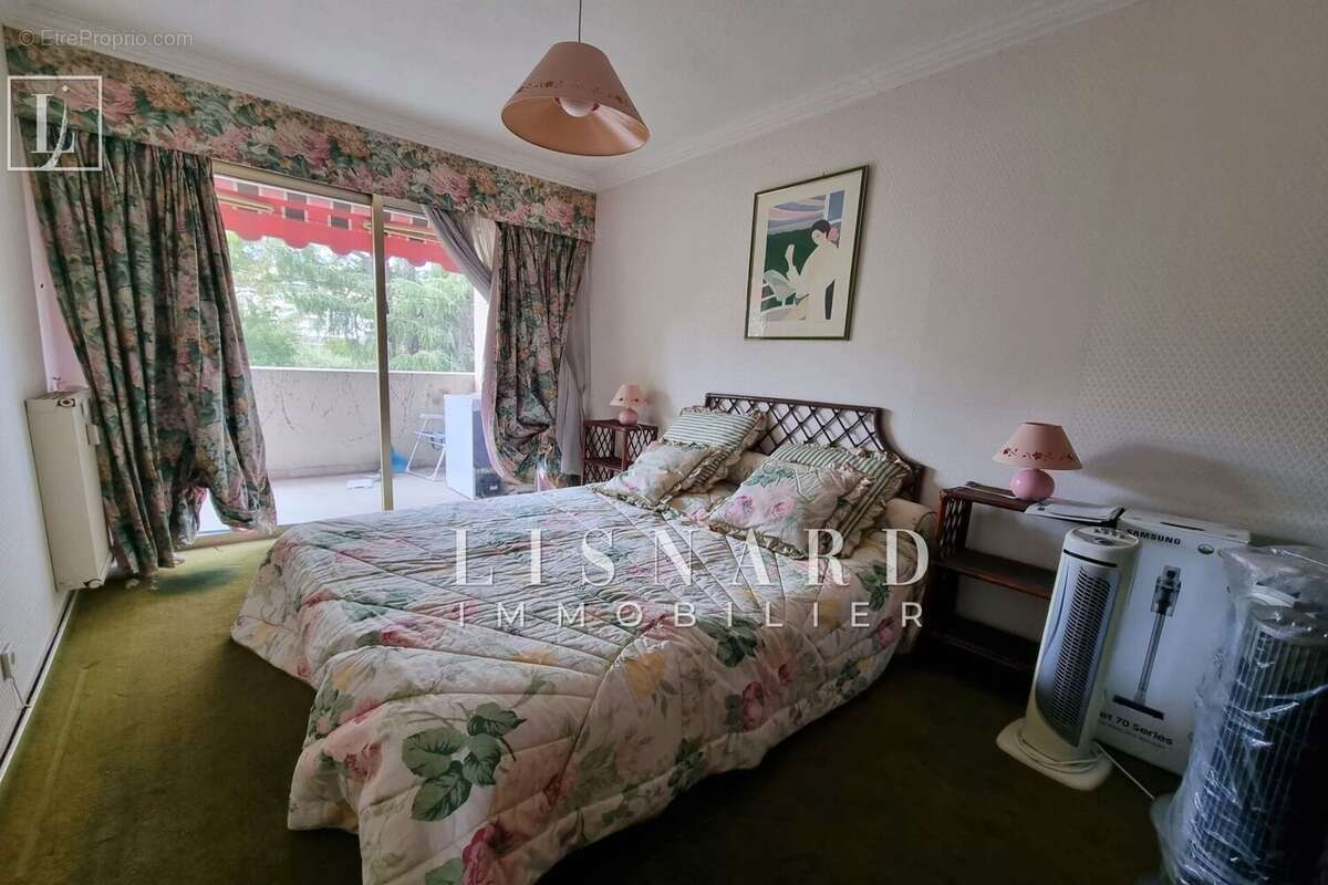 Appartement à VALLAURIS