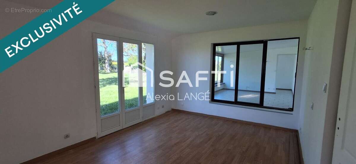 Photo 6 - Maison à CROUZILLES