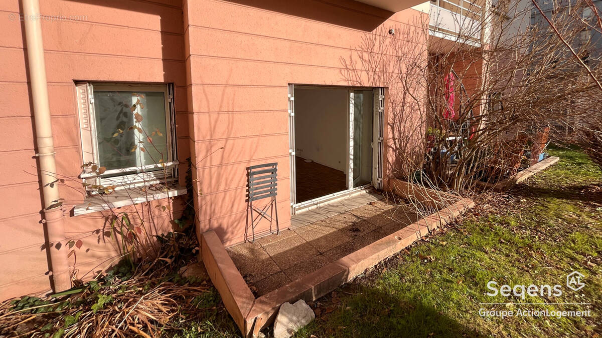 Appartement à DUGNY