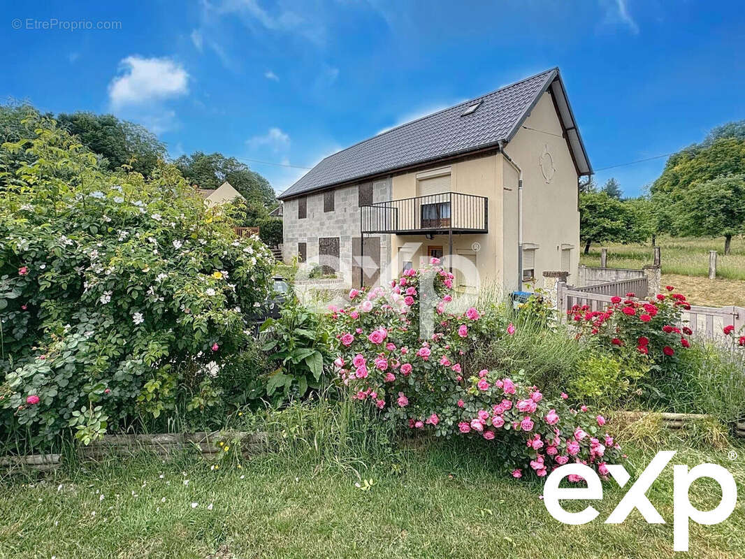 Maison à GRANDVILLIERS