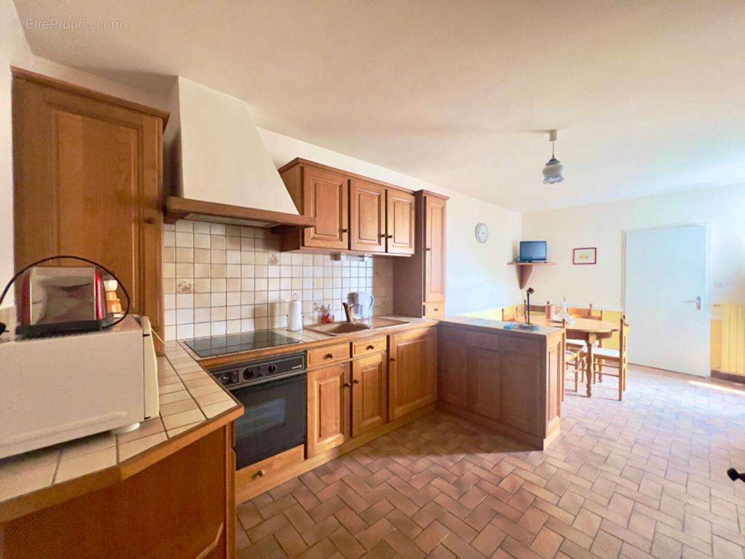 Maison à MONTFAUCON-MONTIGNE