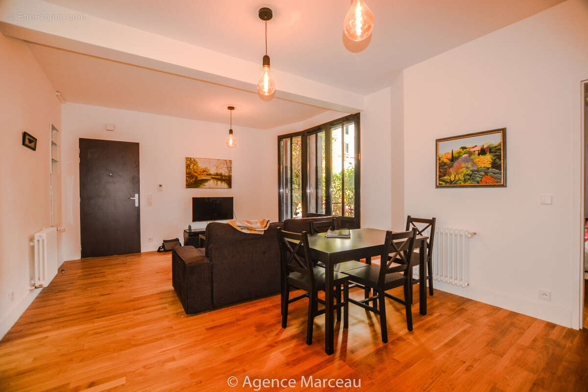 Appartement à COURBEVOIE