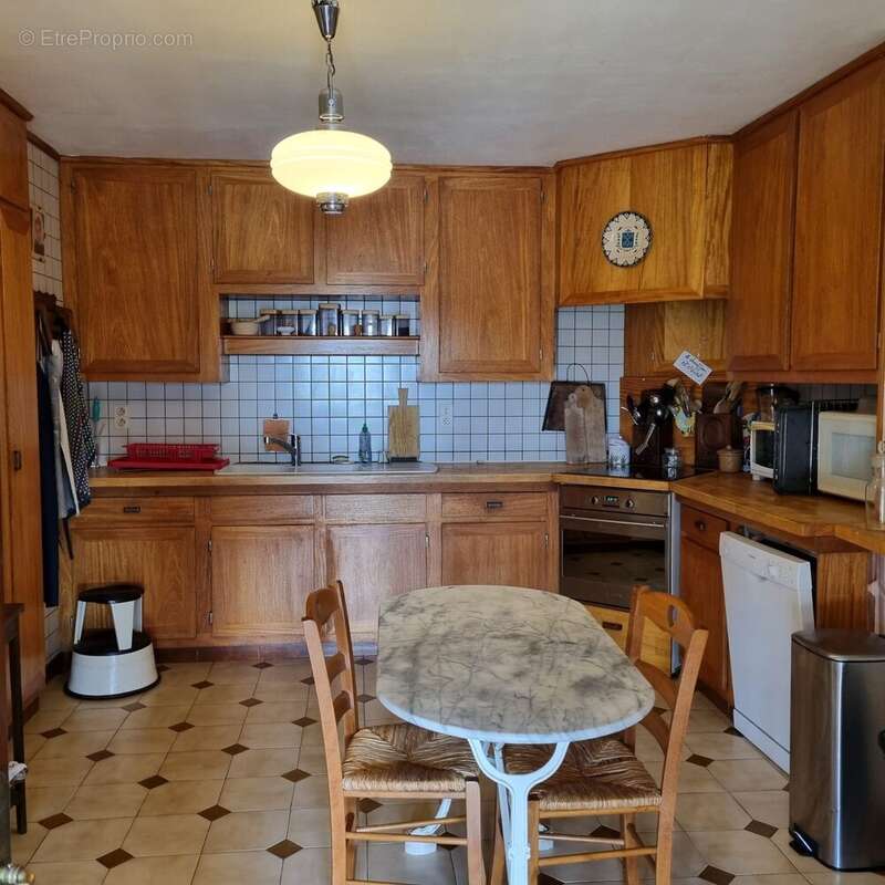Maison 300 m² à Marignac-Laspeyres  - photo 3