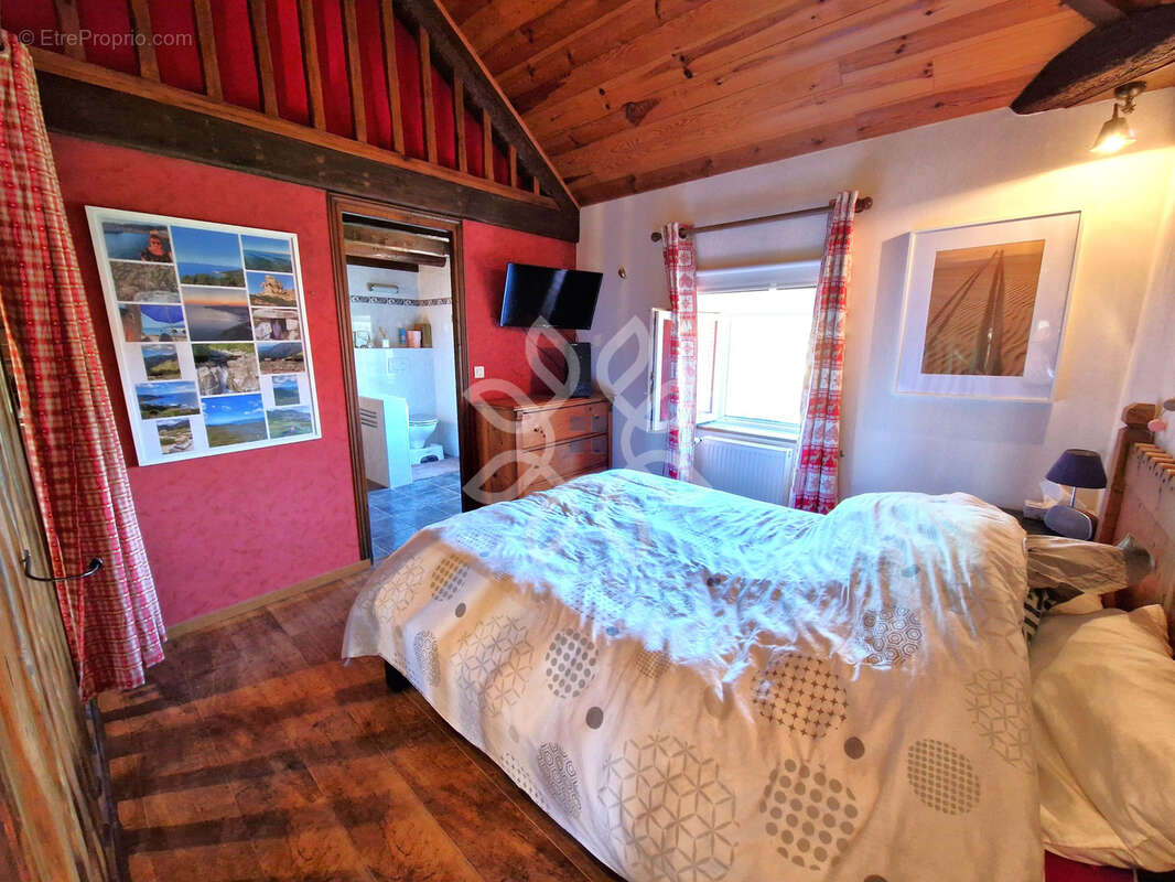 Grande maison en pierre avec cuisine pro   Idéale projet restaurant ou chambres d’hôtes   Proche A75 - photo 14