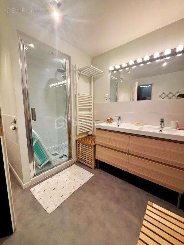 Maison à LUSSAC-LES-CHATEAUX