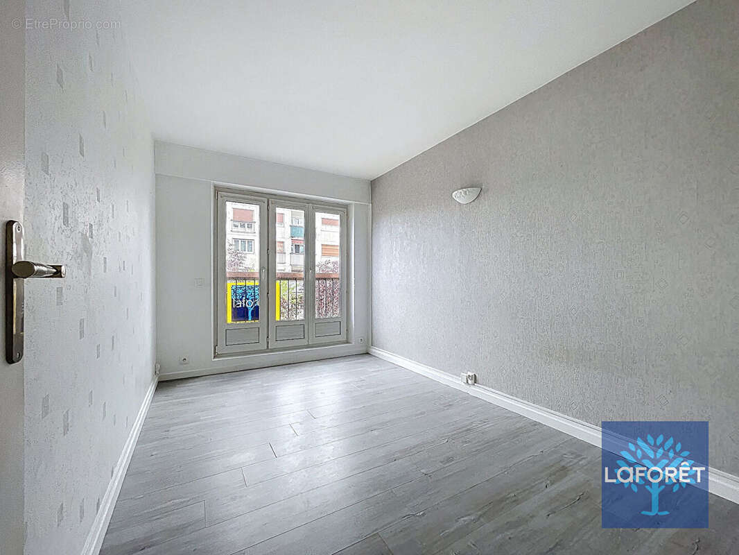 Appartement à CHILLY-MAZARIN