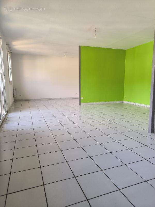 Appartement à SAINT-JEAN-DE-MUZOLS