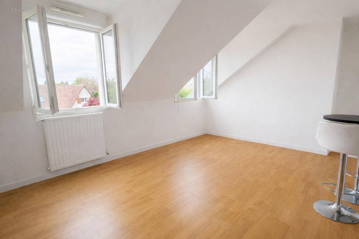 Appartement à MAREIL-MARLY