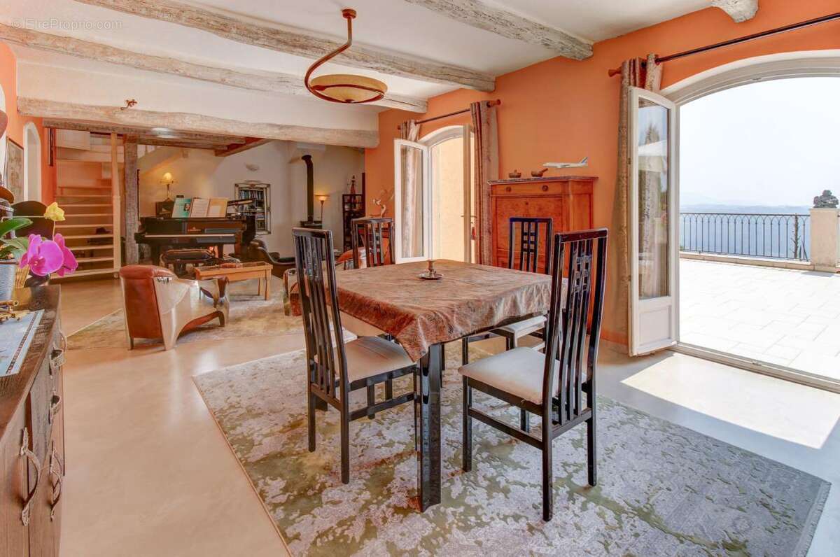 Maison à GATTIERES