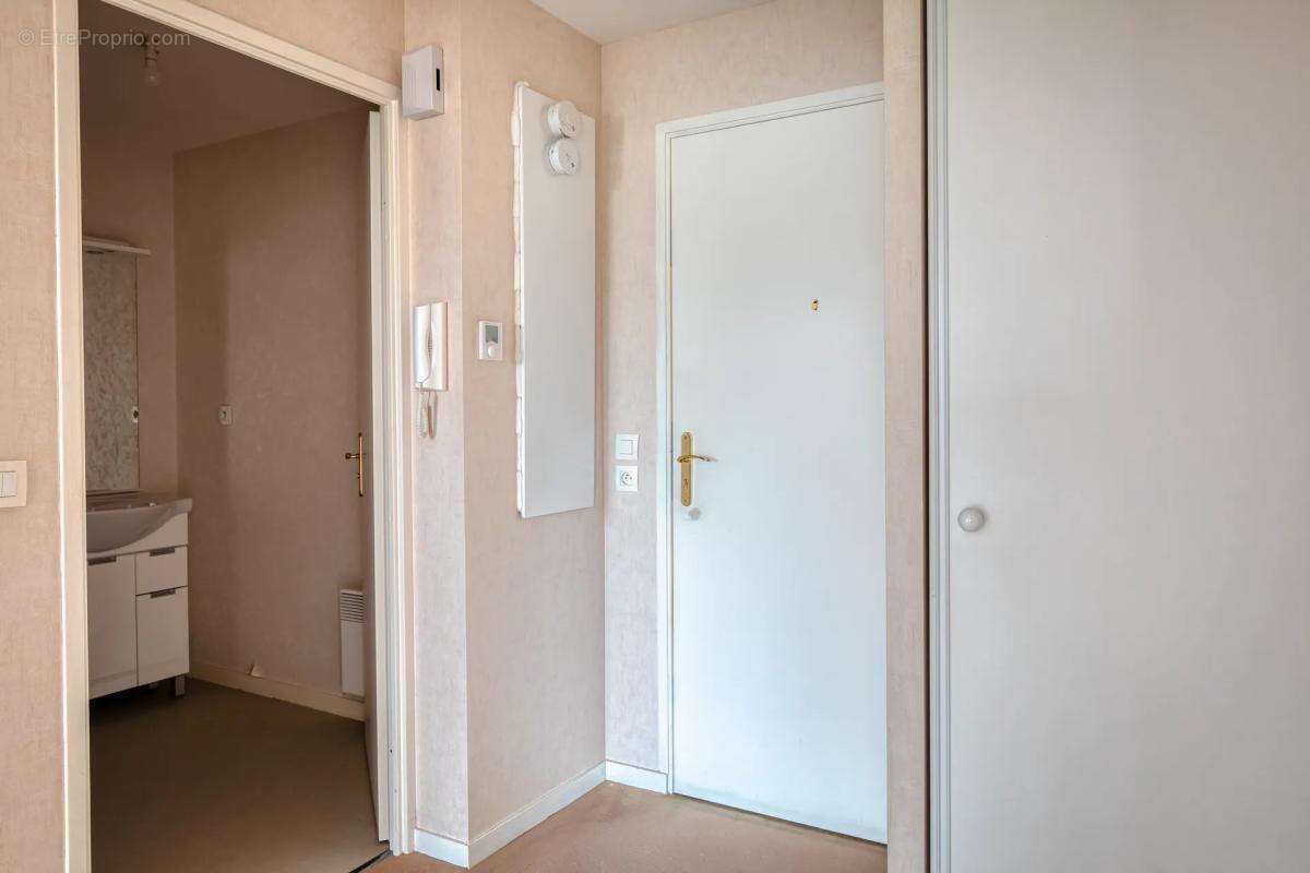 Appartement à VAL-DE-REUIL