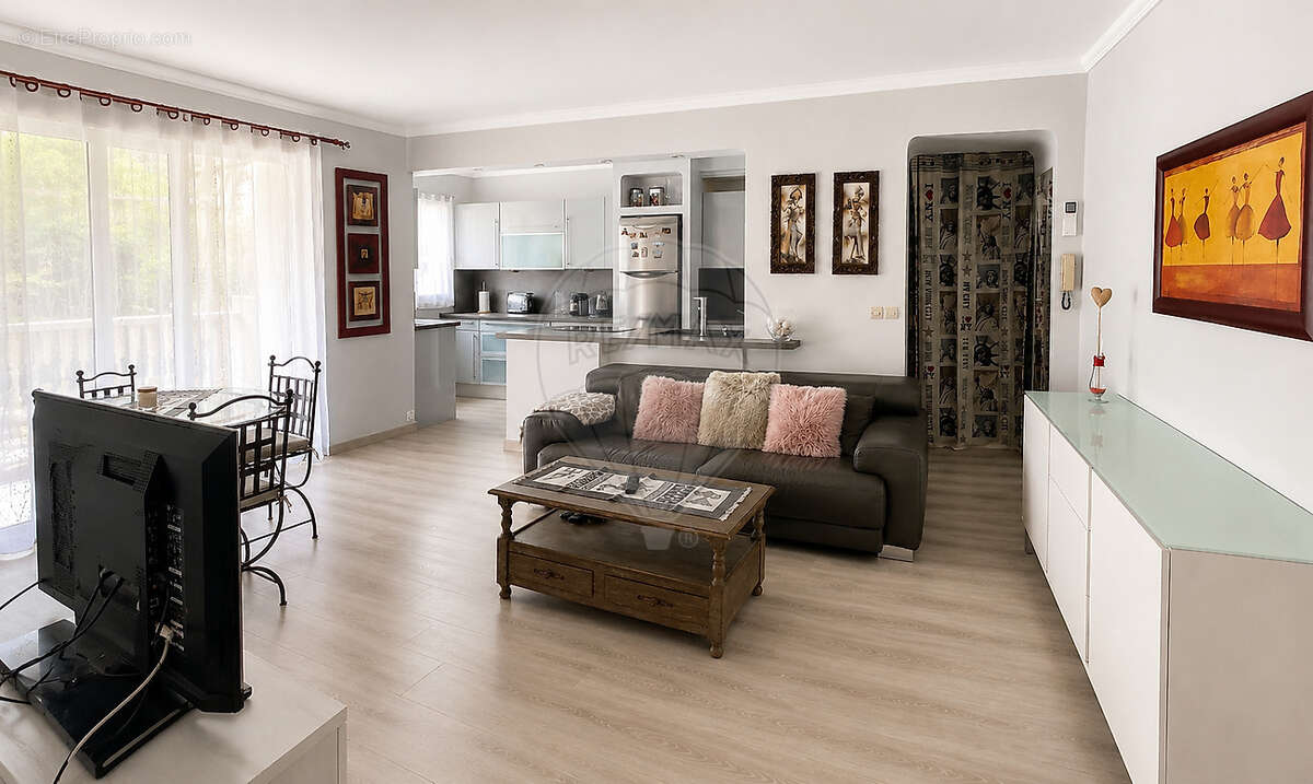 Appartement à SAINT-LAURENT-DU-VAR