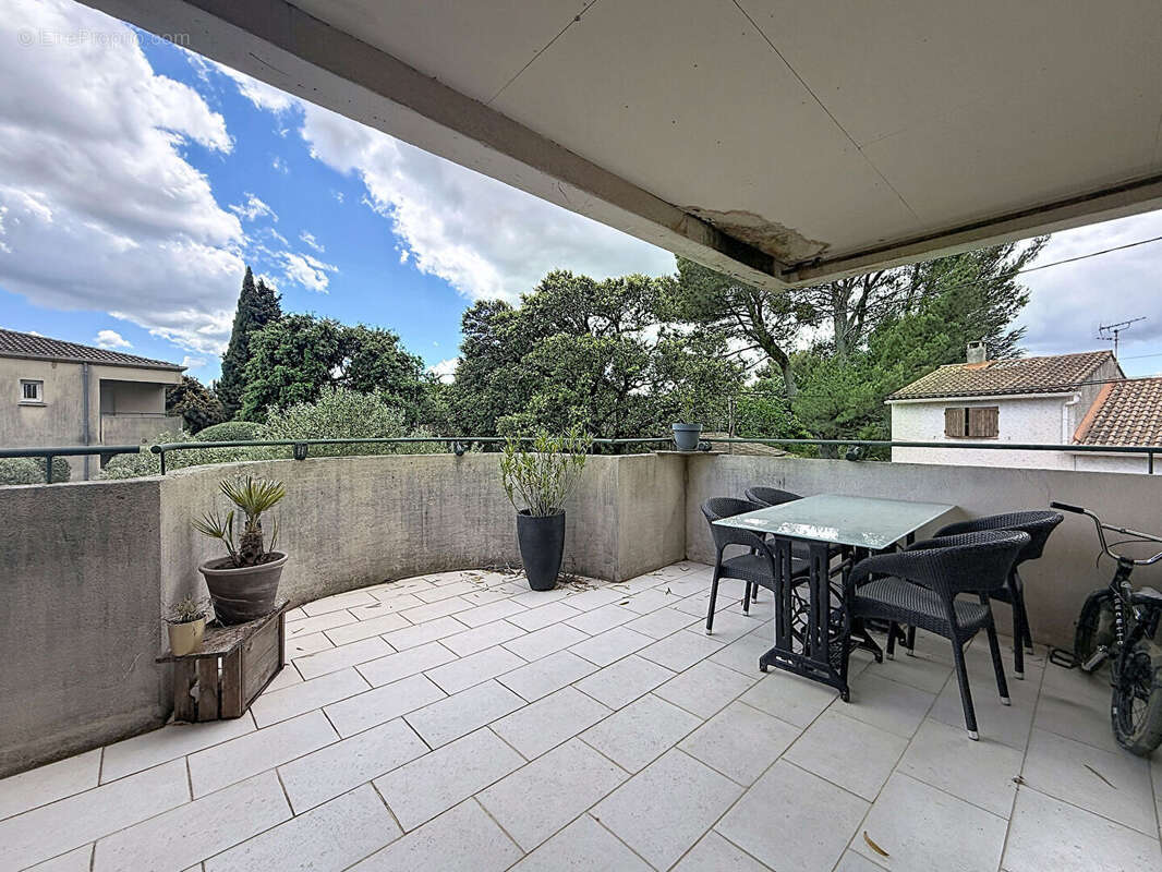 Appartement à VILLENEUVE-LES-AVIGNON