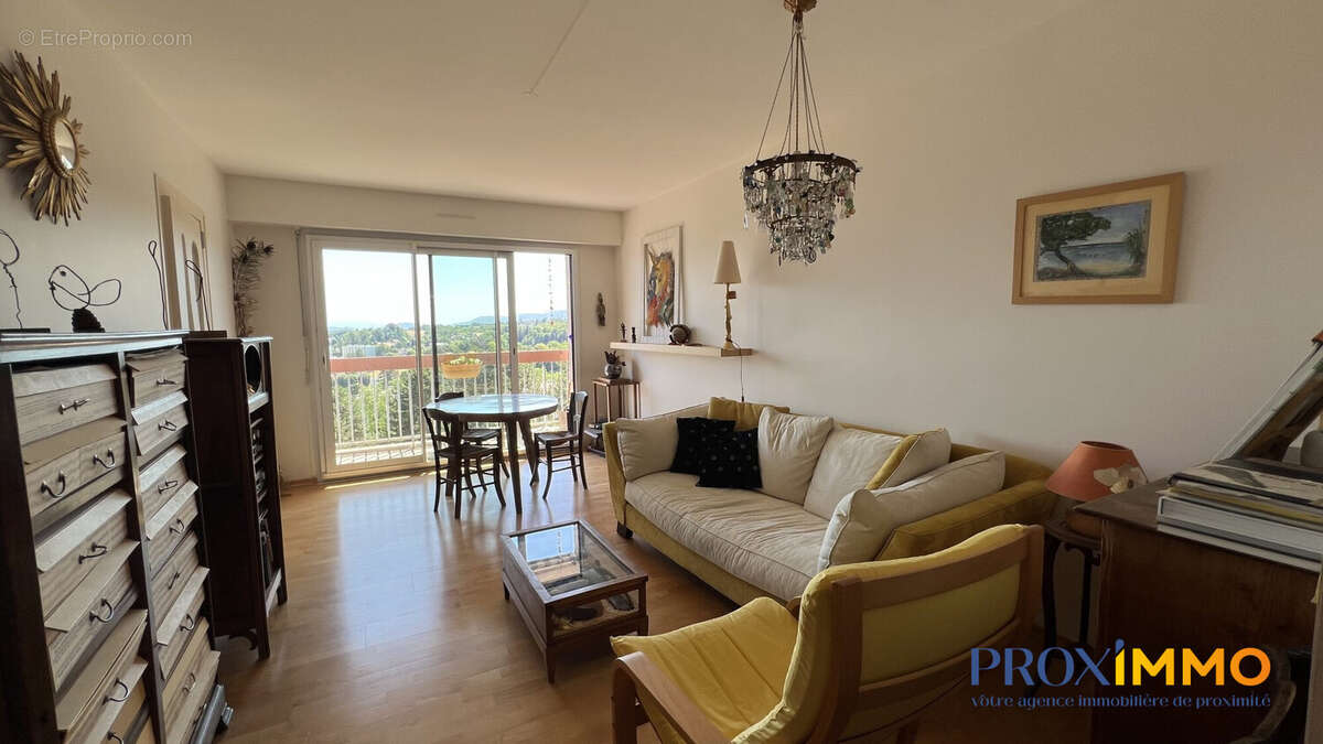 Appartement 84 m² à Voiron  - photo 2